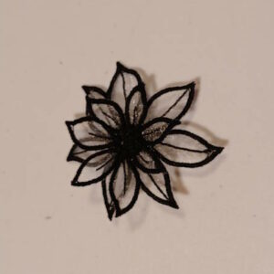 Broche Fleur noire